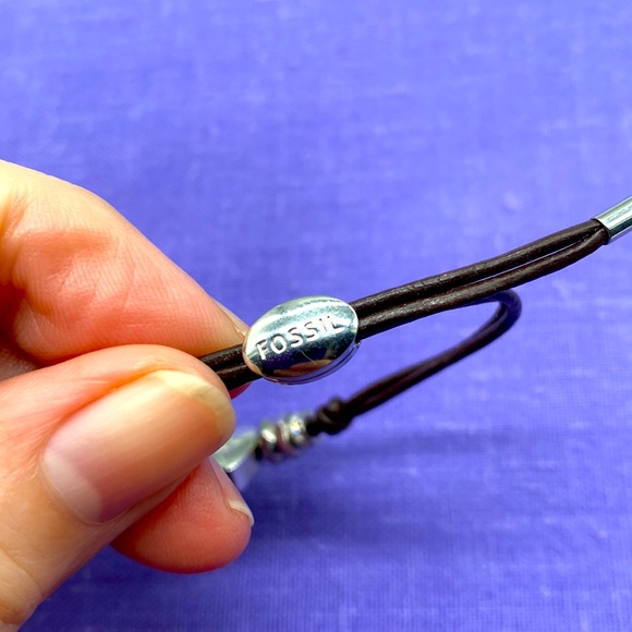 Vintage Fossil black leather cord with silver tone heart star ⭐️ bracelet 🌼🌸 - Picture 2 of 4